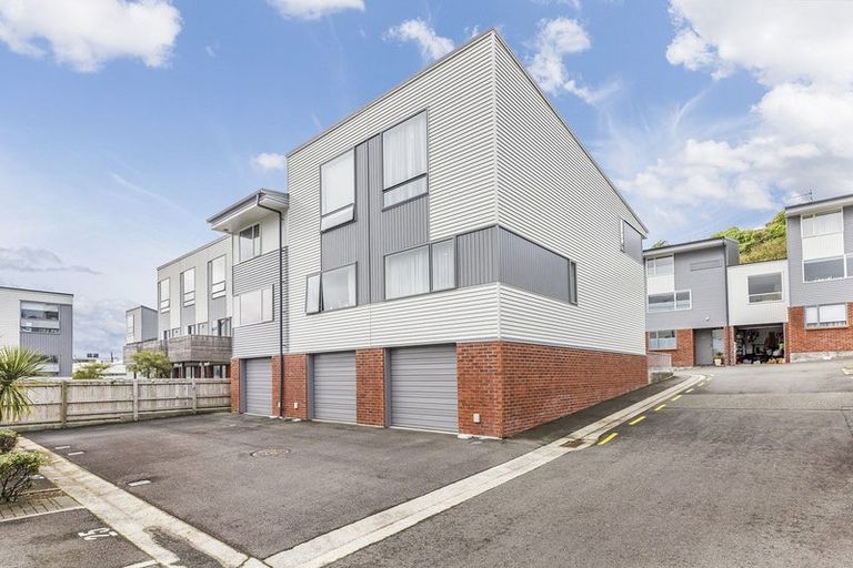 Photo of property in 3/31 Princess Terrace, Newtown, Wellington, 6021