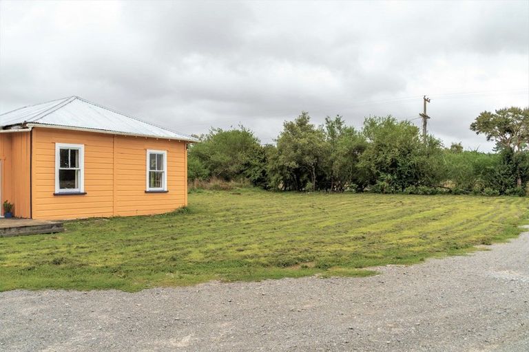 Photo of property in 1822 State Highway 2, Tauwharenikau, Greytown, 5794