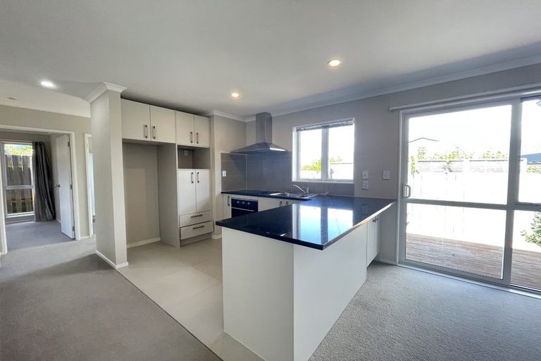 Photo of property in 72 Prince Regent Drive, Half Moon Bay, Auckland, 2012