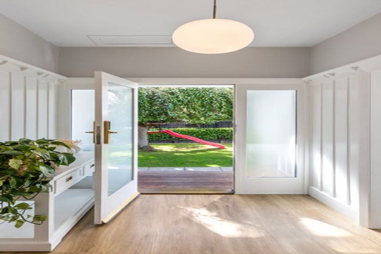 Photo of property in 49 Paparoa Street, Papanui, Christchurch, 8053