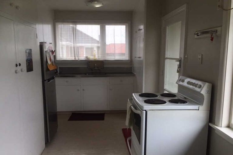 Photo of property in 2/10 Aorangi Road, Bryndwr, Christchurch, 8053