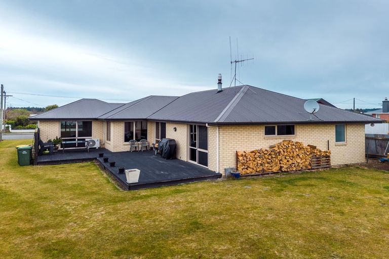 Photo of property in 8 Studholme Street, Waimate, 7924