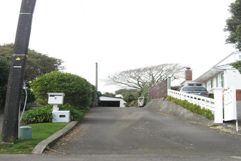 Photo of property in 9 Pine Terrace, Karori, Wellington, 6012