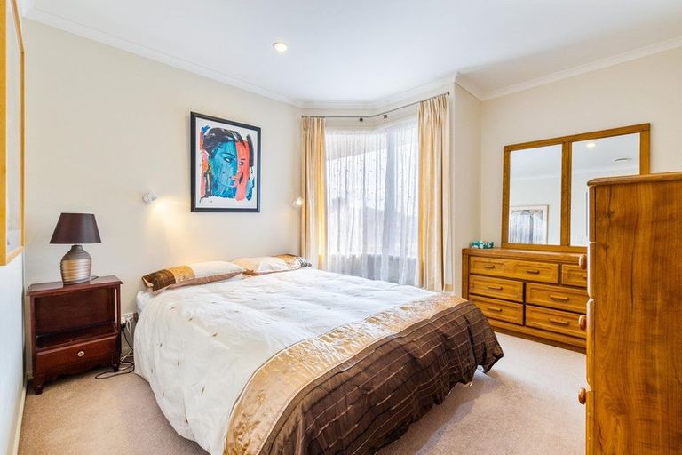 Photo of property in 20 Anchorite Way, Red Beach, 0932