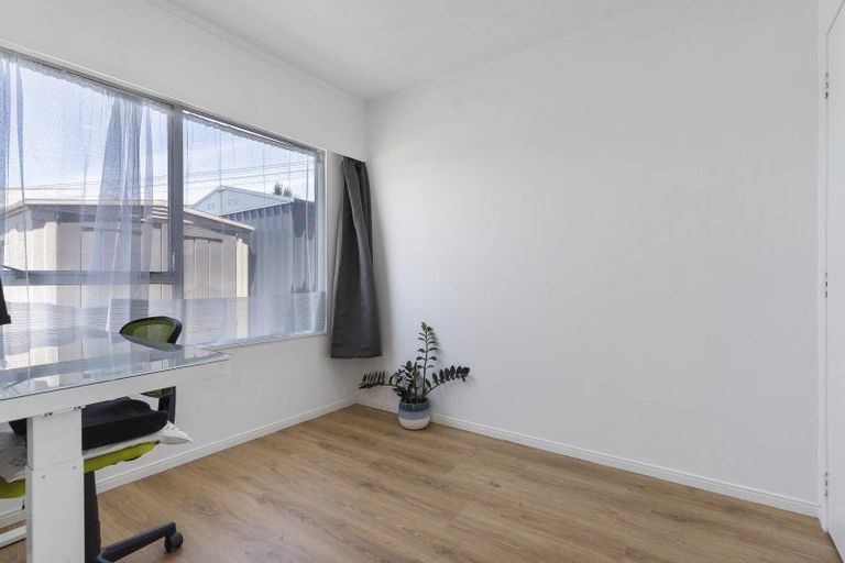 Photo of property in 2/1 Kahika Road, Birkdale, Auckland, 0626