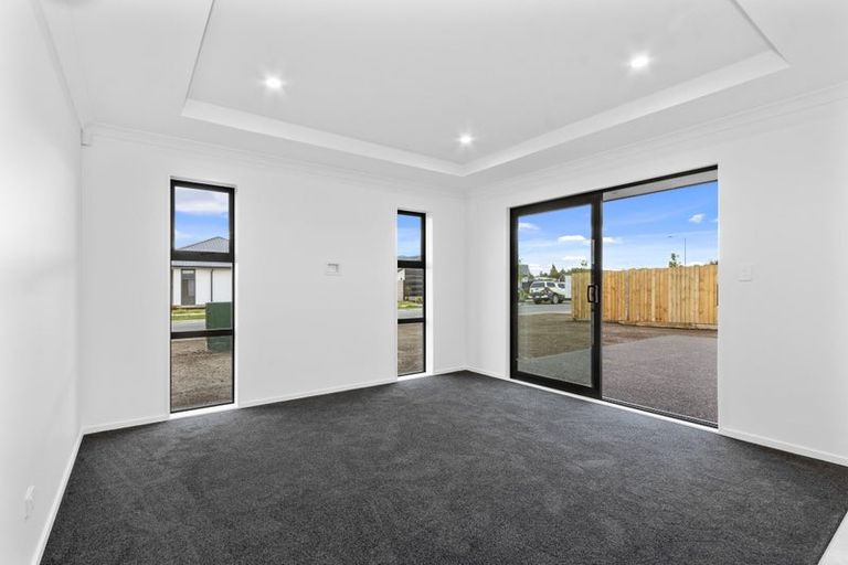 Photo of property in 10 Salkeld Place, Woodend, 7610