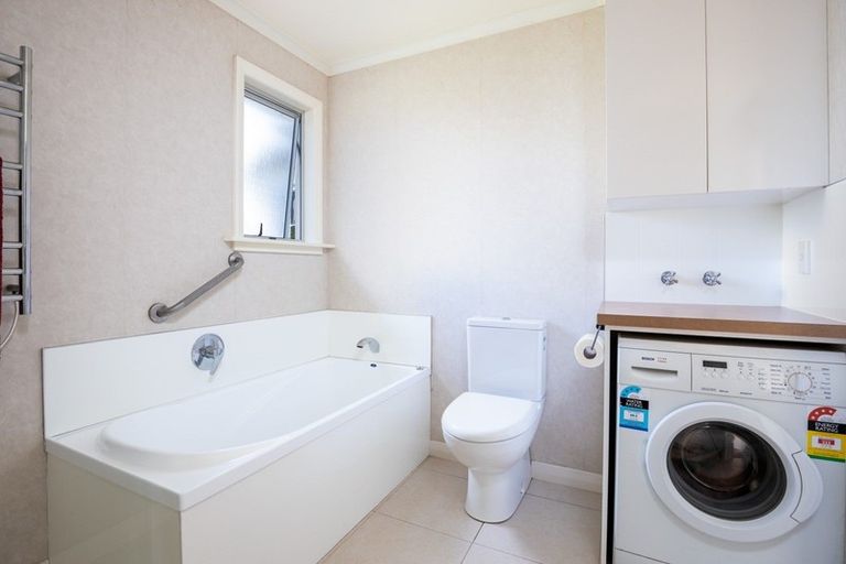 Photo of property in 8 Lismore Street, Strandon, New Plymouth, 4312