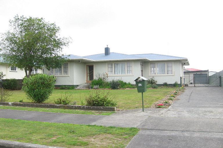 Photo of property in 17 Montgomery Street, Feilding, 4702
