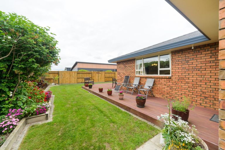 Photo of property in 37 Liberty Grove, Kelvin Grove, Palmerston North, 4414