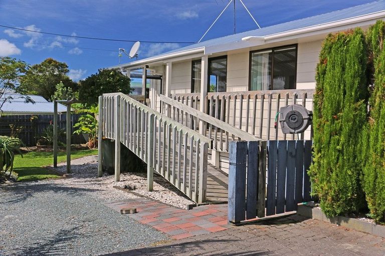 Photo of property in 2 Dalton Road, Snells Beach, 0920