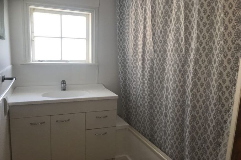 Photo of property in 1147 Ngunguru Road, Kiripaka, Whangarei, 0173