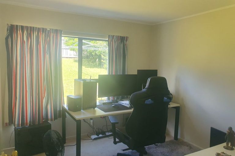 Photo of property in 1/20 Barbados Drive, Unsworth Heights, Auckland, 0632