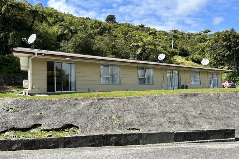 Photo of property in 51a-b Murray Street, Greymouth, 7805