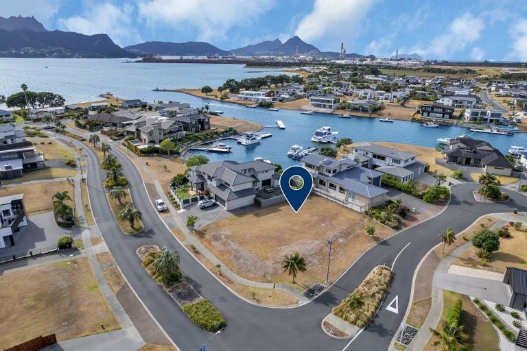 Photo of property in 1 Lanyard Place, One Tree Point, 0118