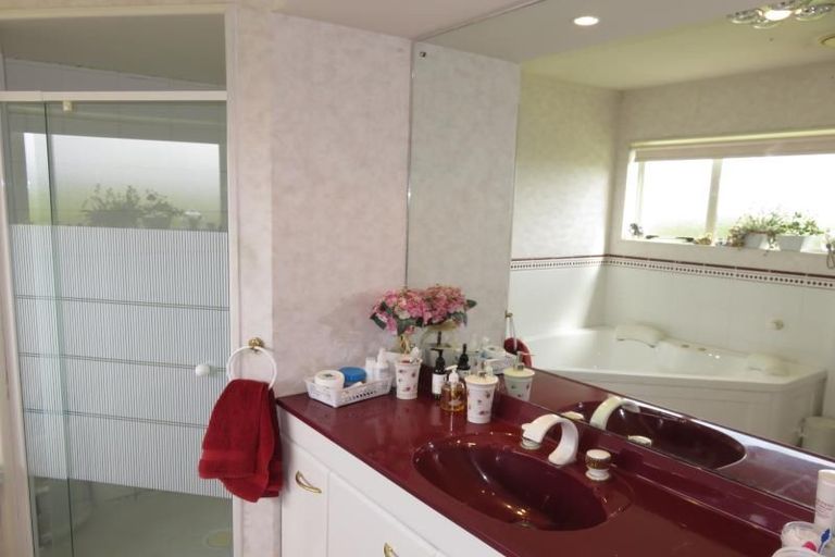 Photo of property in 16 Imran Terrace, Khandallah, Wellington, 6035