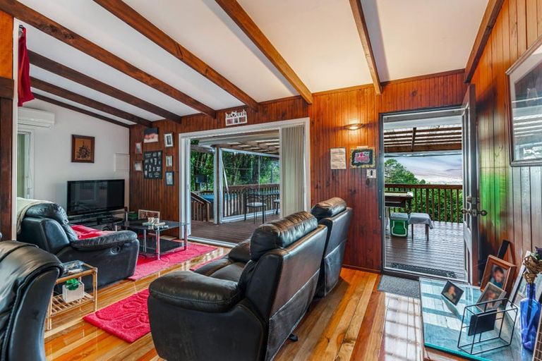 Photo of property in 894 West Coast Road, Waiatarua, Auckland, 0604