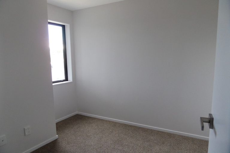 Photo of property in 16/10 Silver Moon Road, Albany Heights, Auckland, 0632