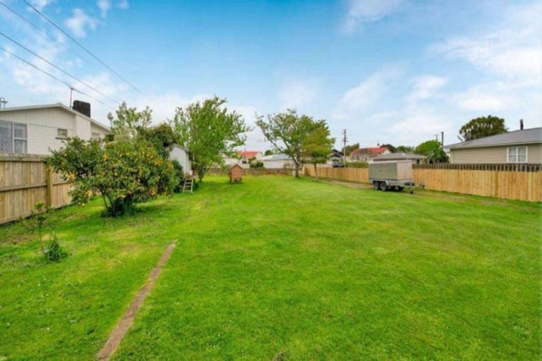 Photo of property in 137 Fairfield Road, Hawera, 4610