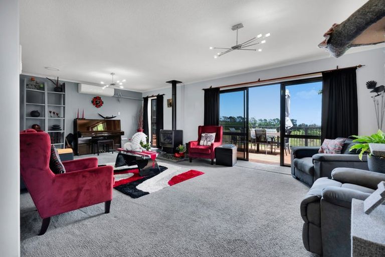 Photo of property in 2 Waireka Road, Omata, New Plymouth, 4374