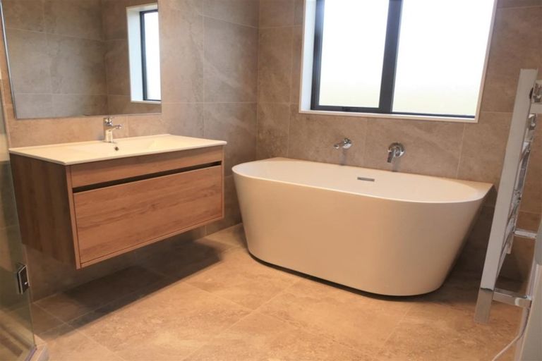 Photo of property in 3 Catherine Mclean Road, Pukekohe, 2120