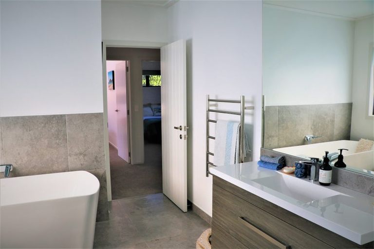 Photo of property in 70 Leeward Drive, Whitianga, 3510