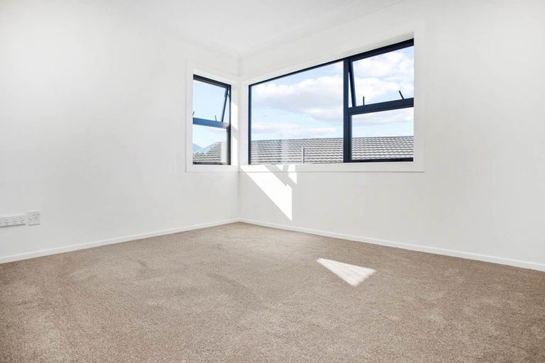 Photo of property in 5 Boys Place, Pakuranga Heights, Auckland, 2010