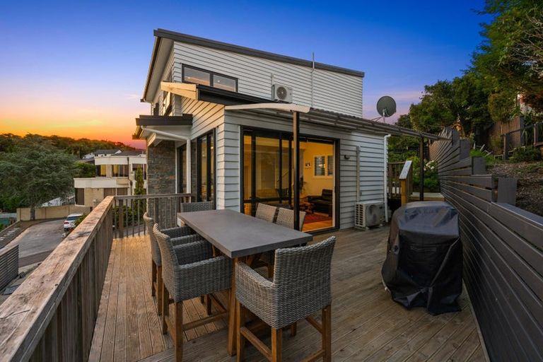 Photo of property in 17a Constable Lane, West Harbour, Auckland, 0618