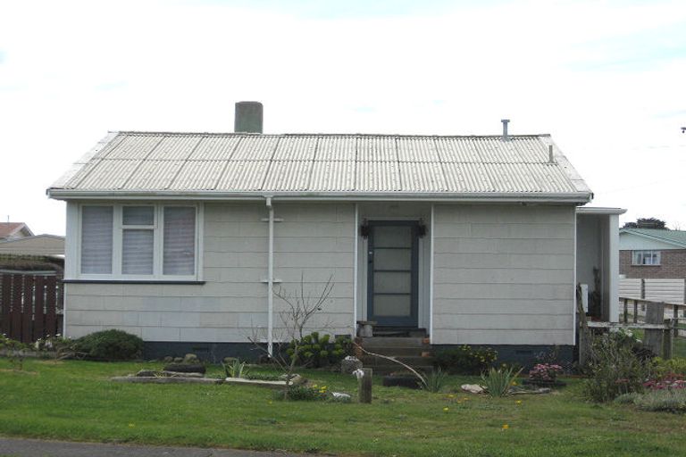 Photo of property in 45 Kowhai Street, Castlecliff, Whanganui, 4501