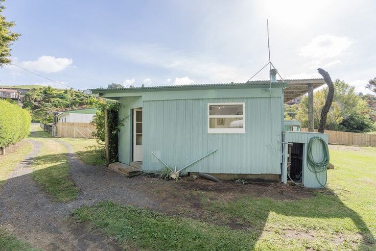 Photo of property in 5a Ocean Beach Road, Tairua, 3508