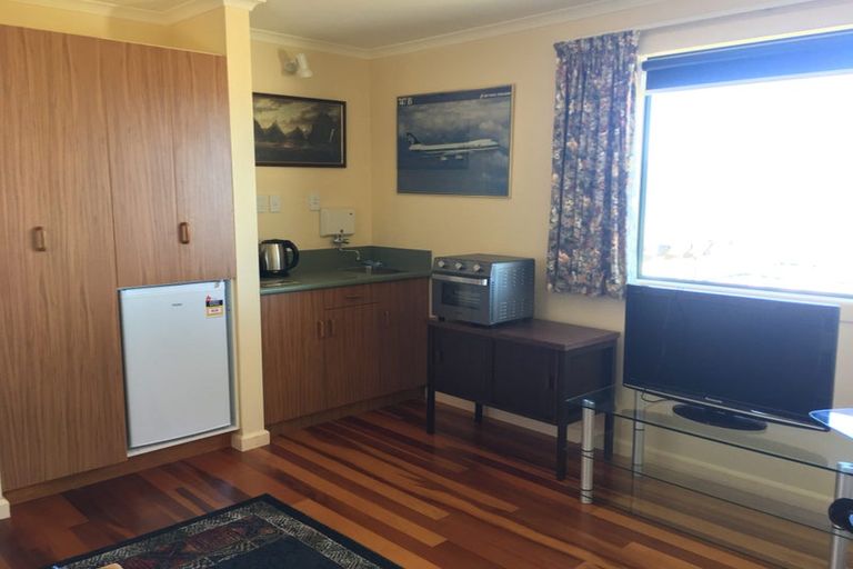 Photo of property in 90 Normandale Road, Normandale, Lower Hutt, 5010