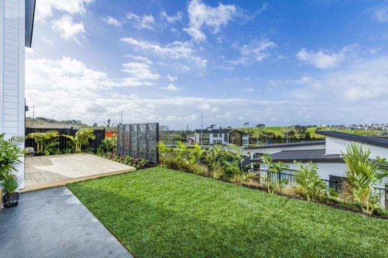 Photo of property in 5 Tawatawa Street, Long Bay, Auckland, 0630