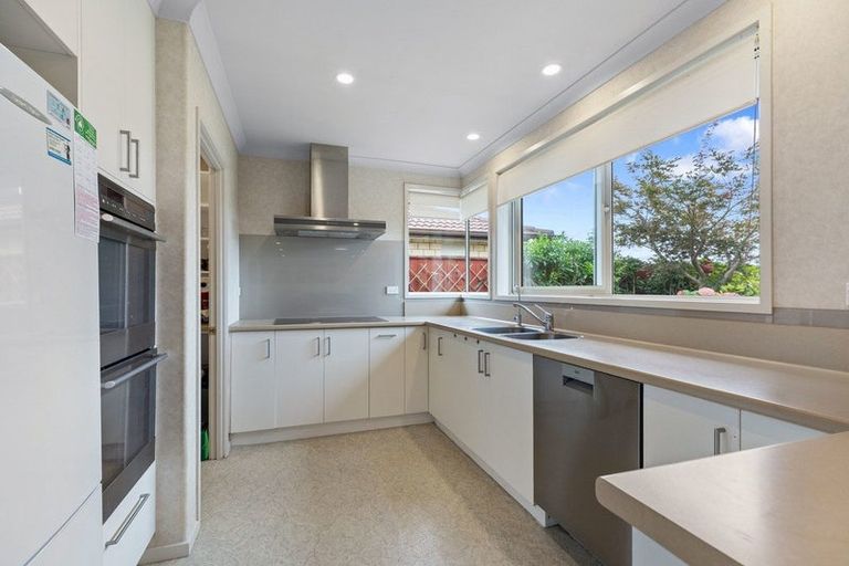 Photo of property in 32 Kereru Place, Pyes Pa, Tauranga, 3112