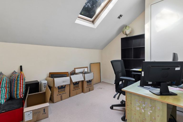 Photo of property in 209 Laingholm Drive, Laingholm, Auckland, 0604