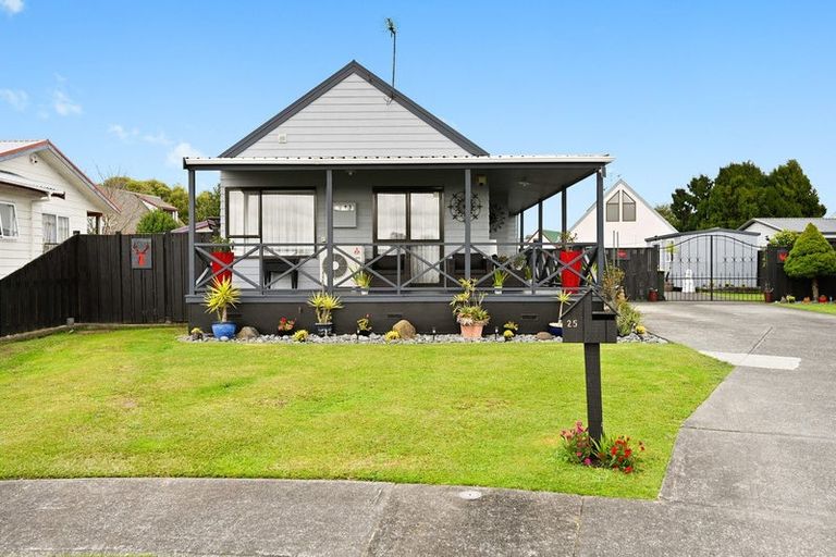 Photo of property in 25 Kentucky Crescent, Nawton, Hamilton, 3200