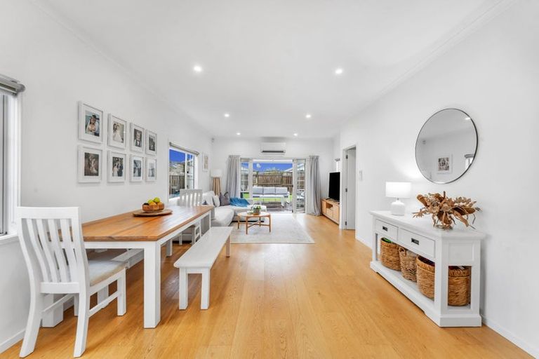 Photo of property in 15 Mulvaney Crescent, Henderson, Auckland, 0612