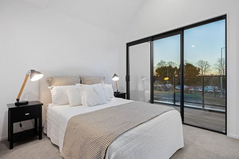 Photo of property in 198 Main North Road, Redwood, Christchurch, 8051