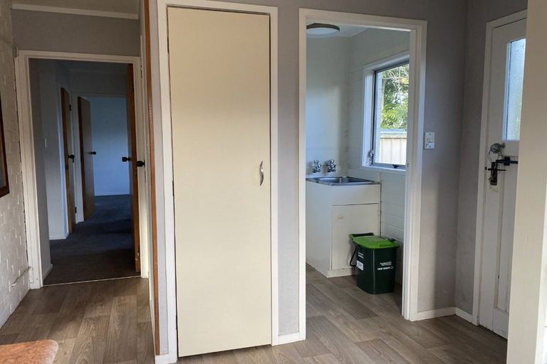 Photo of property in 1 Albatross Road, Red Beach, 0932