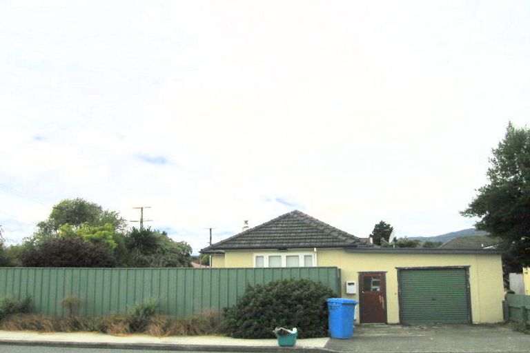 Photo of property in 24 Ebdentown Street, Ebdentown, Upper Hutt, 5018