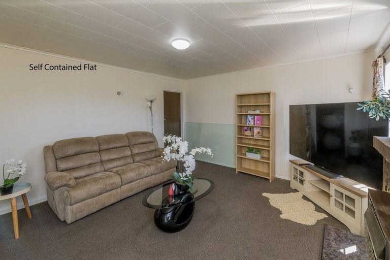 Photo of property in 5 Titoki Place, Levin, 5510