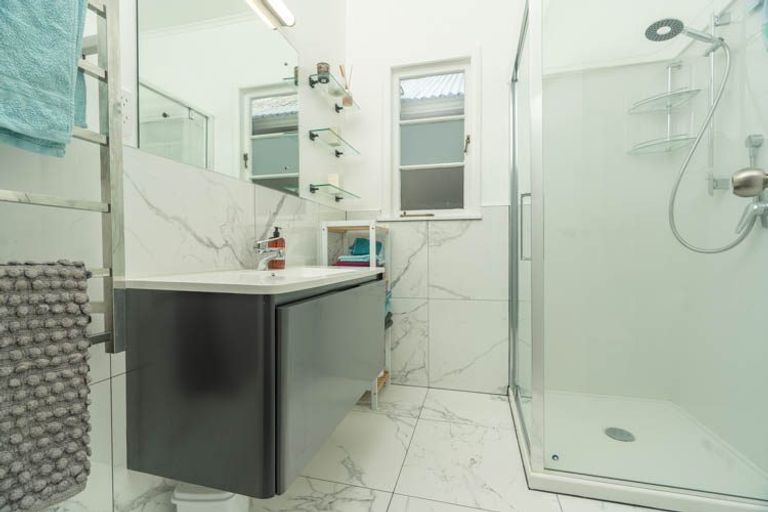 Photo of property in 11 Cliff Street, Onerahi, Whangarei, 0110