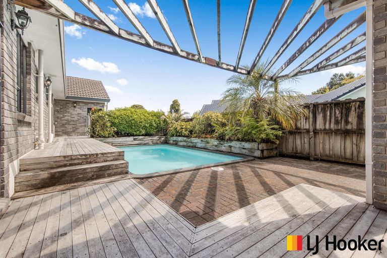 Photo of property in 168 Walter Strevens Drive, Conifer Grove, Takanini, 2112