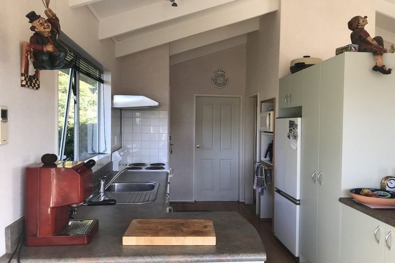 Photo of property in 32 Whitechapel Grove, Stokes Valley, Lower Hutt, 5019