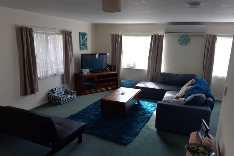 Photo of property in 1/20 Starforth Place, Henderson, Auckland, 0612