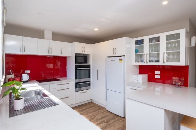 Photo of property in 20 Arataki Road, Havelock North, 4130