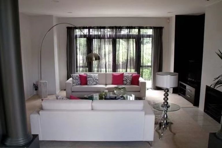 Photo of property in 26a Chedworth Drive, Glenfield, Auckland, 0629