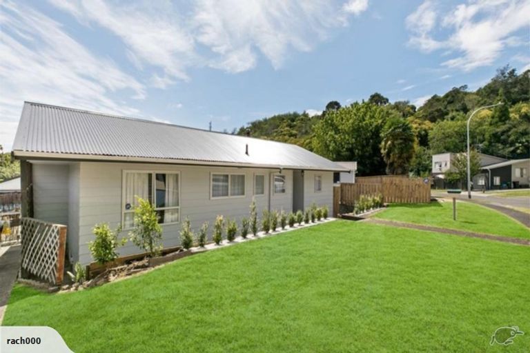 Photo of property in 28 Dingadee Street, Welcome Bay, Tauranga, 3112