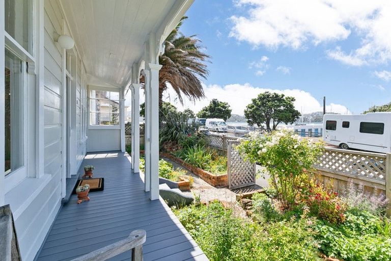 Photo of property in 500 Evans Bay Parade, Hataitai, Wellington, 6021