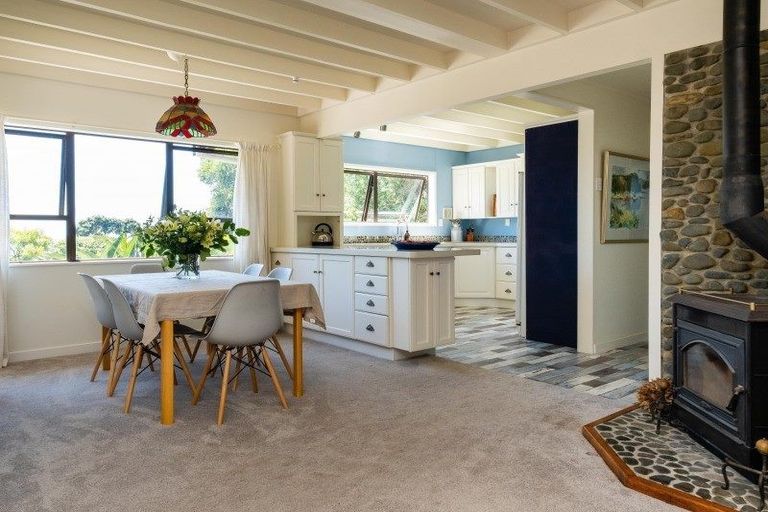 Photo of property in 136 Beach Road, Haumoana, 4102