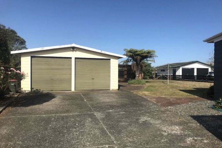 Photo of property in 24 Thorn Road, Tuakau, 2121