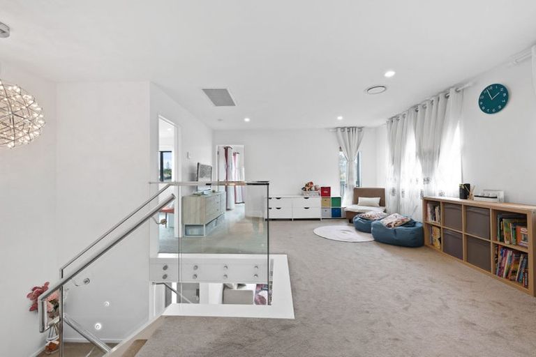 Photo of property in 142c Prince Regent Drive, Half Moon Bay, Auckland, 2012